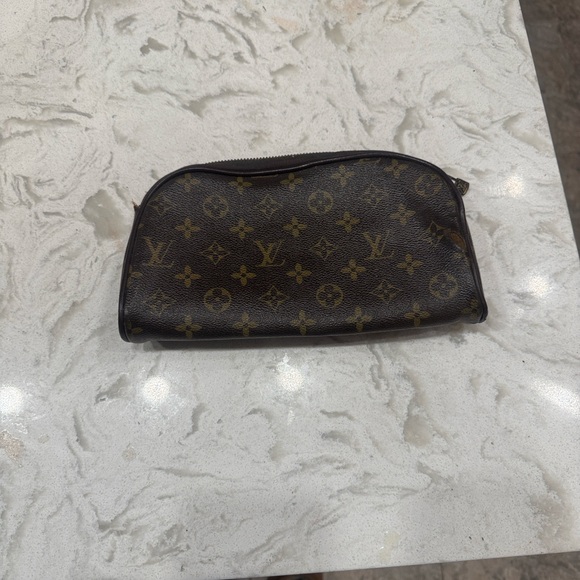 Louis Vuitton Brown Monogram Toiletry Bag - Picture 2 of 9